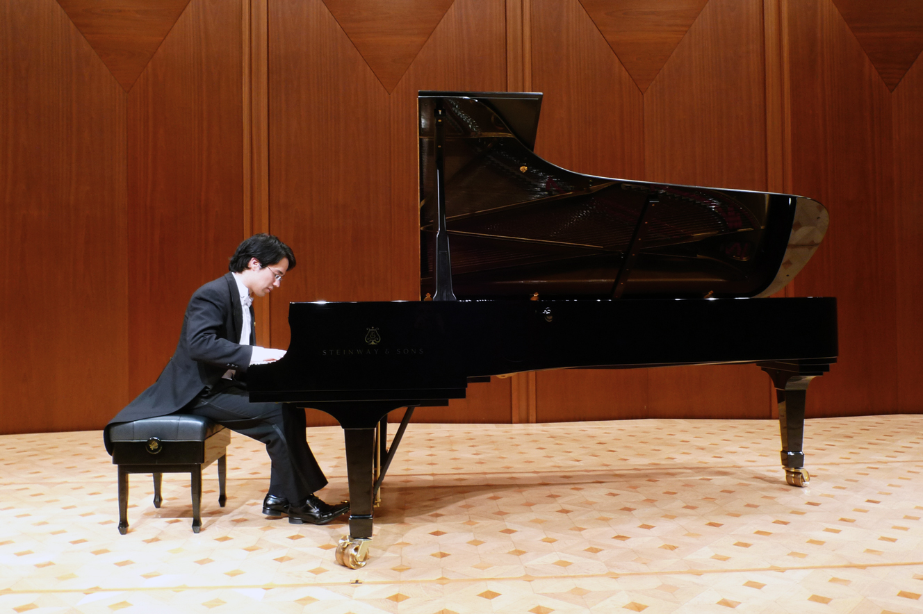 Zsolt Bognar at piano